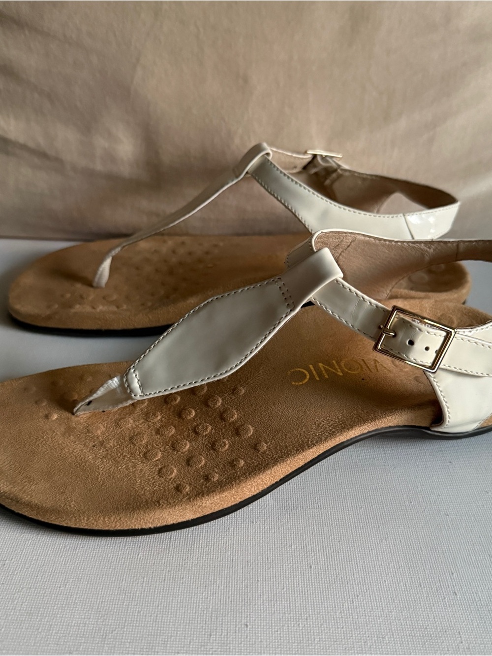Vionic White Women's White Leather Kirra Strap Thong Sandals Size 6 - Picture 2 of 14